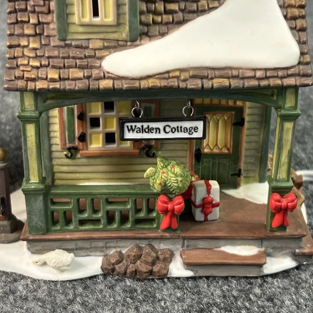 Department 56 New England Village 2002 Warren Homestead and Walden Cottage 56659